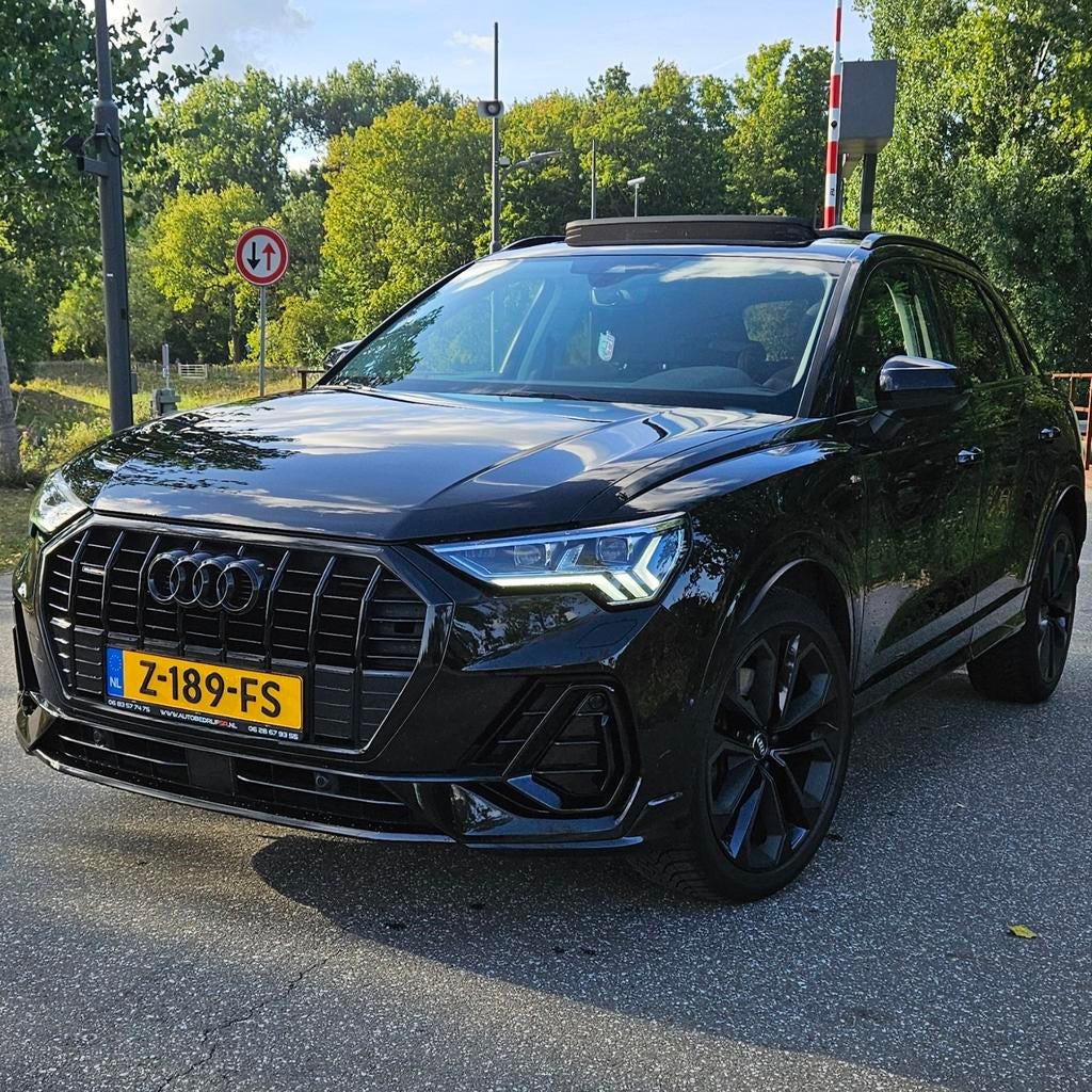Audi Q3 40 TFSI S-Line 190pk S Tronic Quattro 2020, Stof, Zwart, 1984 cc, Zwart
