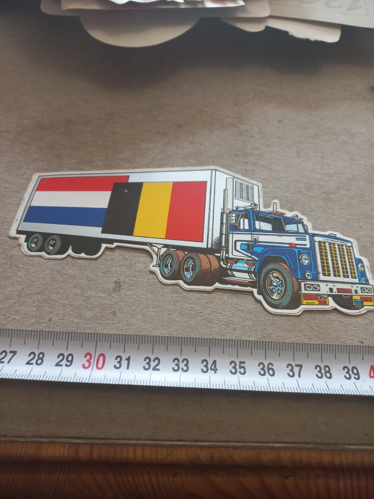 Vintage Vrachtwagen Sticker Nederland België Vlaggen, Ophalen of Verzenden, Gebruikt, Auto of Motor