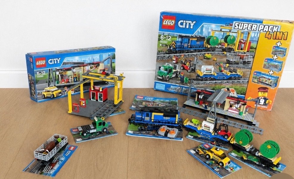 LEGO City Super Pack 4-in-1 Trein en Station (60052, 60050), Kinderen en Baby's, Ophalen, City, Lego, Zo goed als nieuw