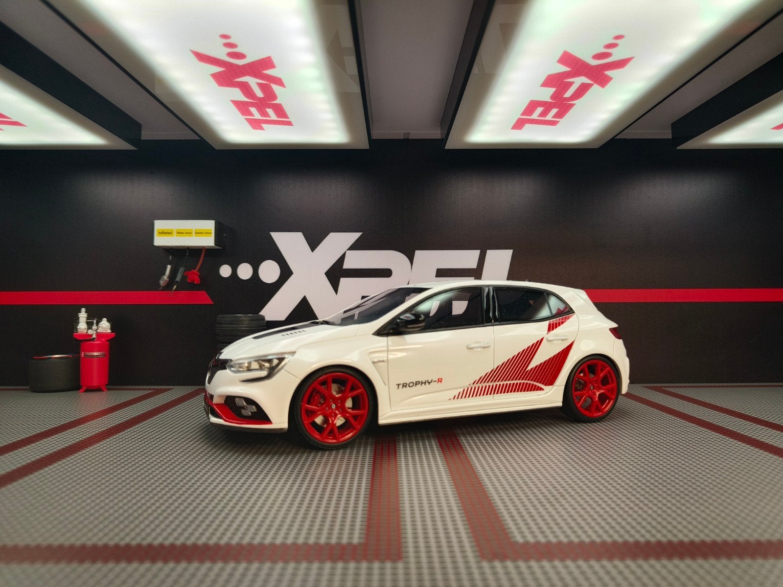 OttoMobile 1:18 Renault Megane Trophy-R OT804, Ophalen of Verzenden, Zo goed als nieuw, Auto, OttOMobile