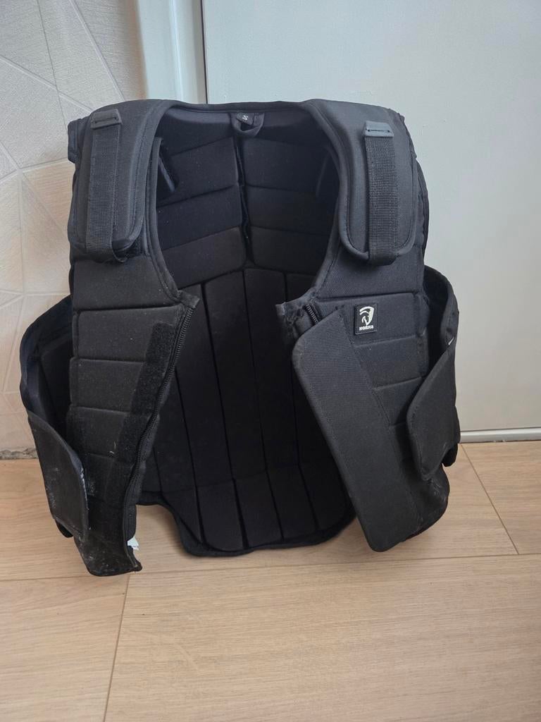 Zwart beschermvest - Maat M bodyprotector horka, Ophalen of Verzenden, Gebruikt