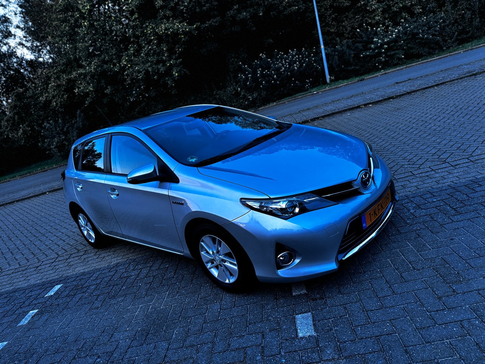 Toyota Auris 1.8 Full Hybrid 5DR CVT 2013 Grijs, Auto's, Euro 5, Stof, Zwart, 4 cilinders