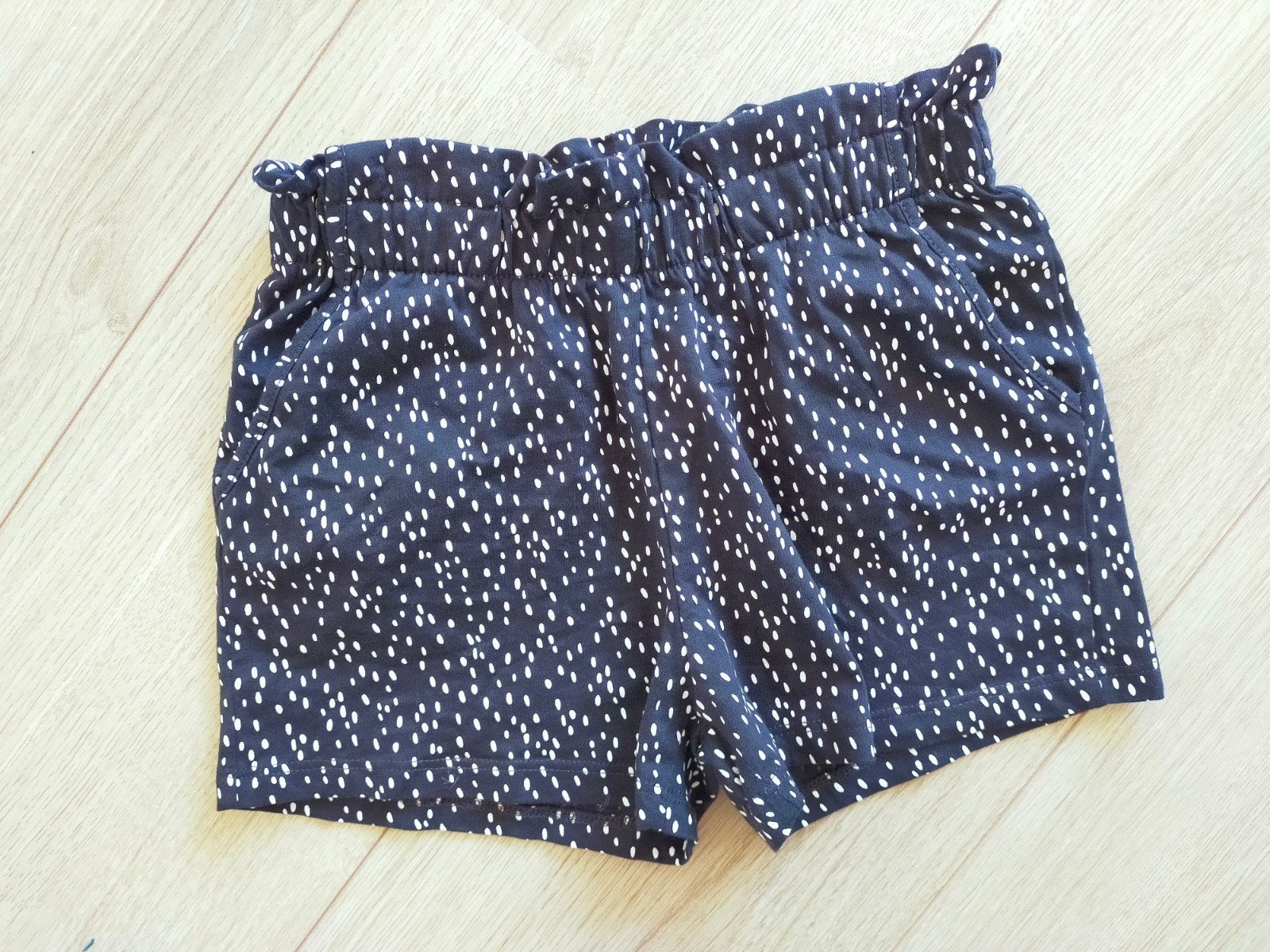 Zgan! Schattig dunne zwarte shorts van H&M! Mt 116, Kinderen en Baby's, Kinderkleding | Maat 116, Broek, Meisje, H&M, Ophalen of Verzenden