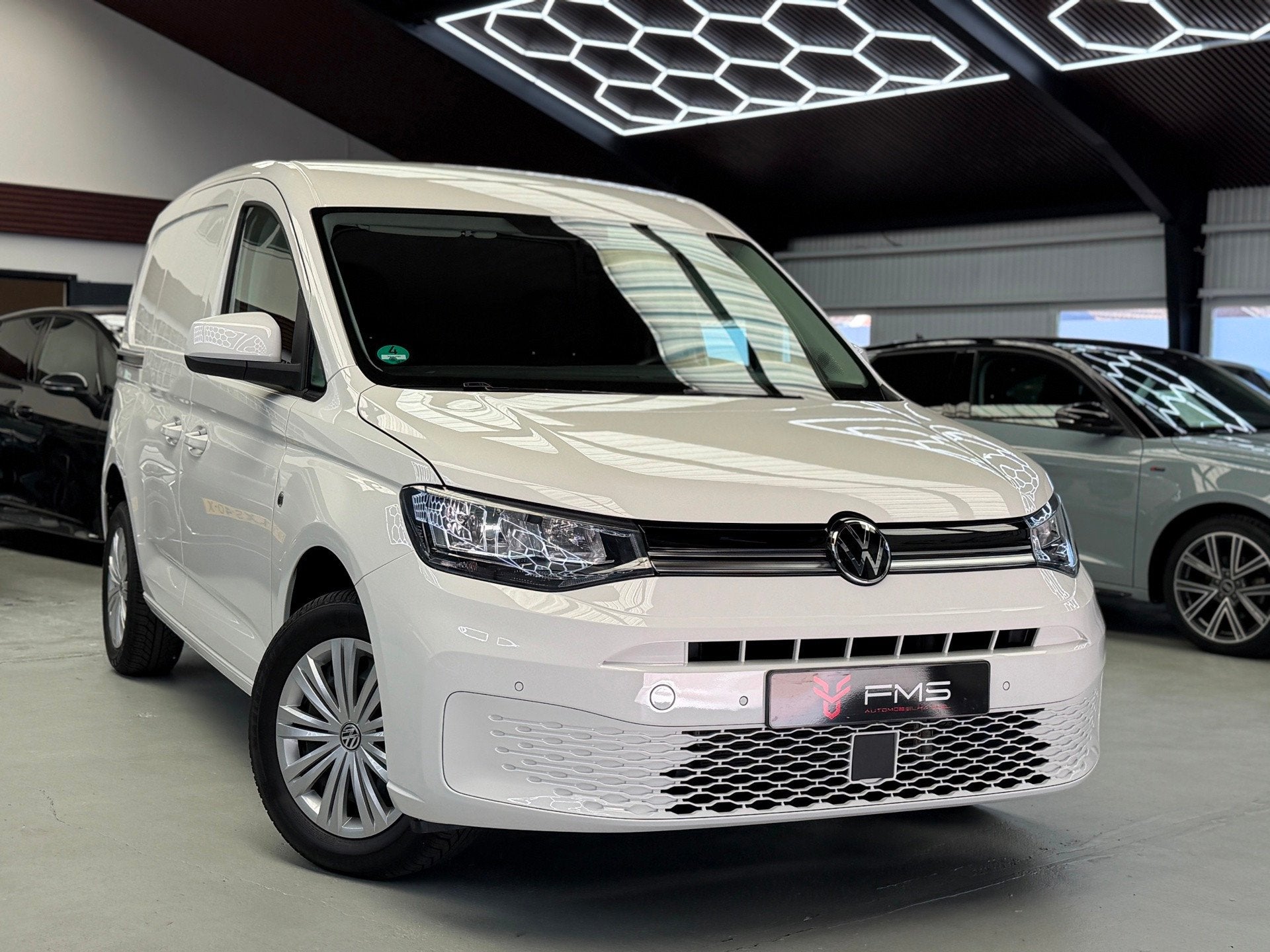 Volkswagen Caddy Cargo 1.5 TSI CarPlay Camera Automaat, Auto's, Zwart, 4 cilinders, Met garantie (alle), Volkswagen