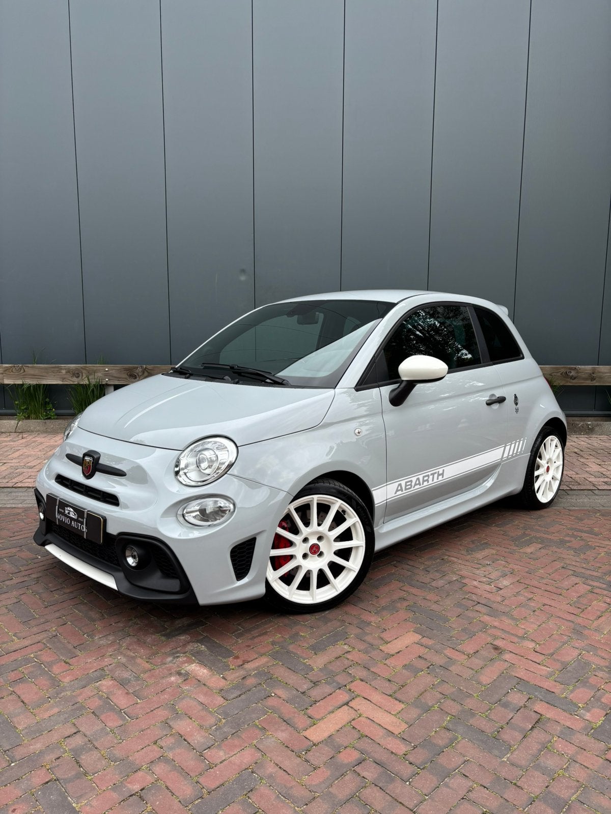 Abarth 595 Esseesse 70th | 180pk | Akra | Beats | BTW, Auto's, Abarth, Voorwielaandrijving, Navigatiesysteem, 4 cilinders, Leder en Stof