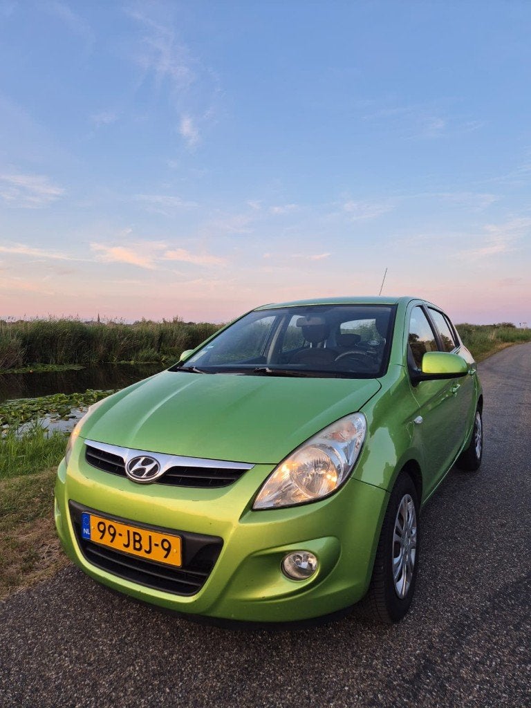 Hyundai i20 1.4 | Bj 2009 | 178.000 km | APK mei 2027, Auto's, Hyundai, Voorwielaandrijving, 40 €/maand, Zwart, 4 cilinders