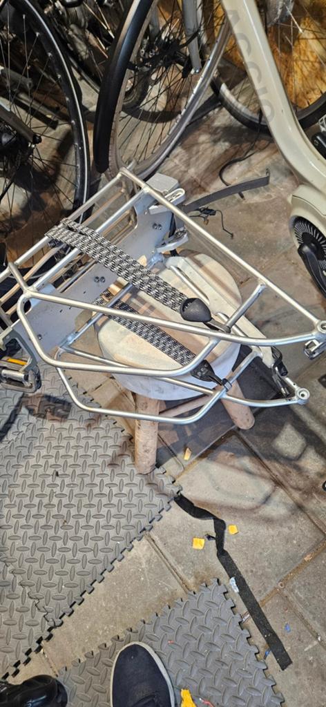 Bagagedrager Trek elektrische fiets (defect), Fietsen en Brommers, Fietsaccessoires | Bagagedragers, Ophalen of Verzenden, Gebruikt