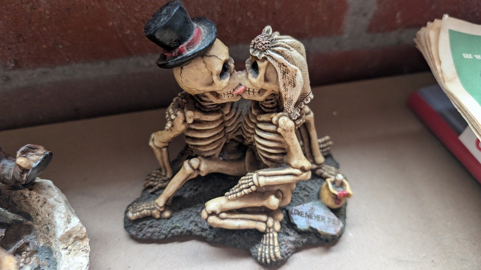 Love Never Dies Beeldje - Skeletten Bruidspaar, Verzamelen, Ophalen of Verzenden, Gebruikt, Overige typen