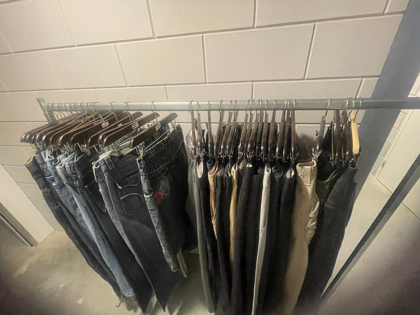 Grote partij jeans en broeken - 35 stuks - Topmerken, Ophalen, Gedragen