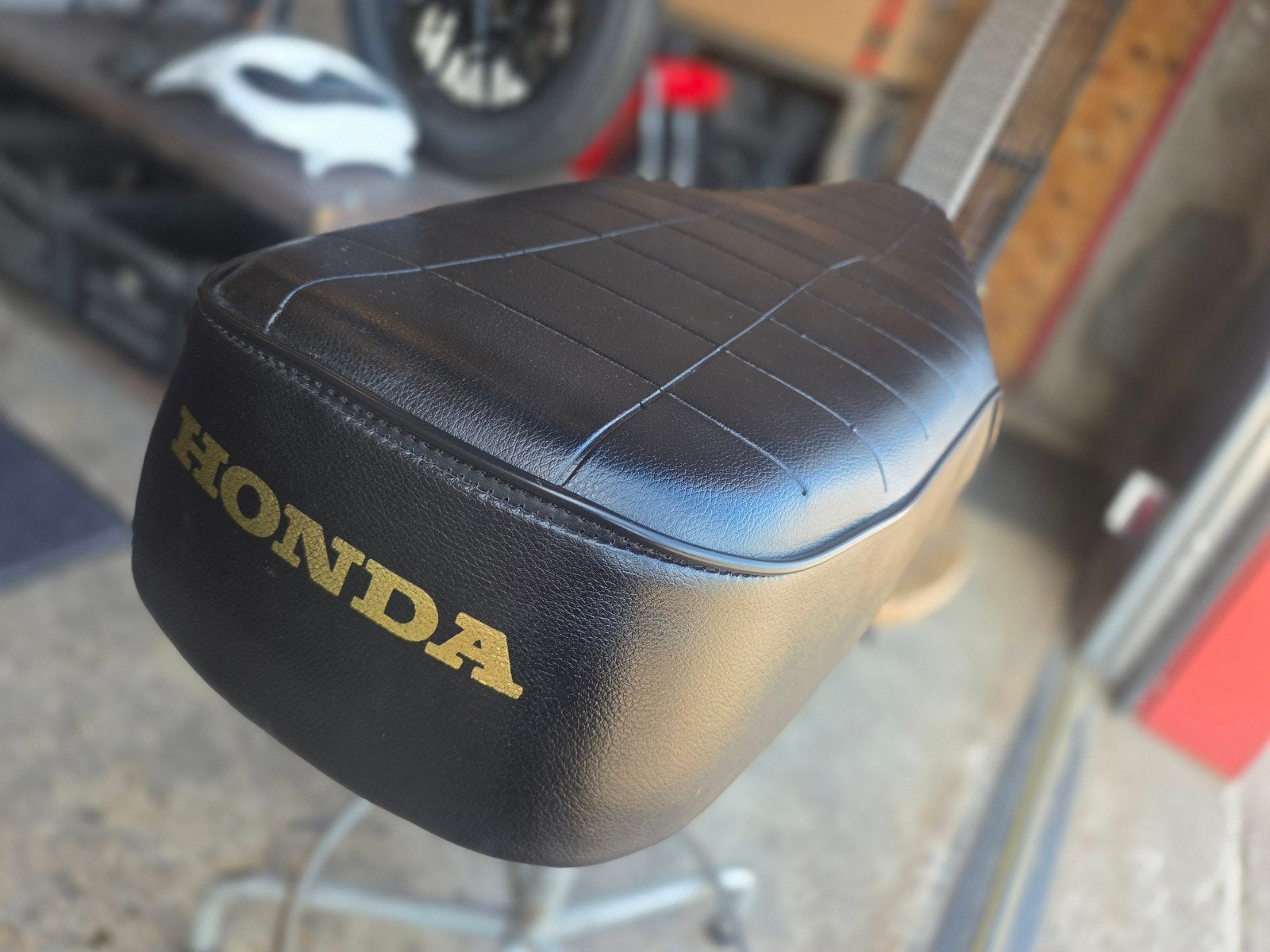 Honda C50, C70, C90 ,110, Cub zadel / buddyseat origineel, 59 cm of meer, Ophalen of Verzenden
