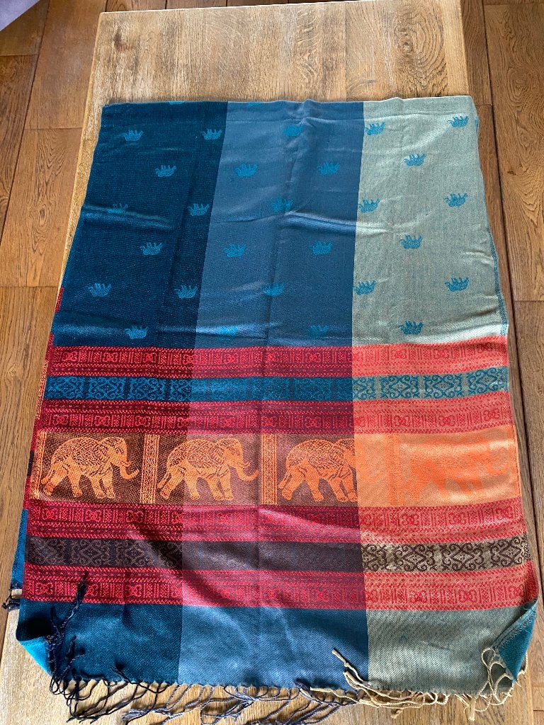 Sjaal, NIEUW, Kleding | Dames, Ophalen of Verzenden, Nieuw, Maat 46/48 (XL) of groter, Sjaal