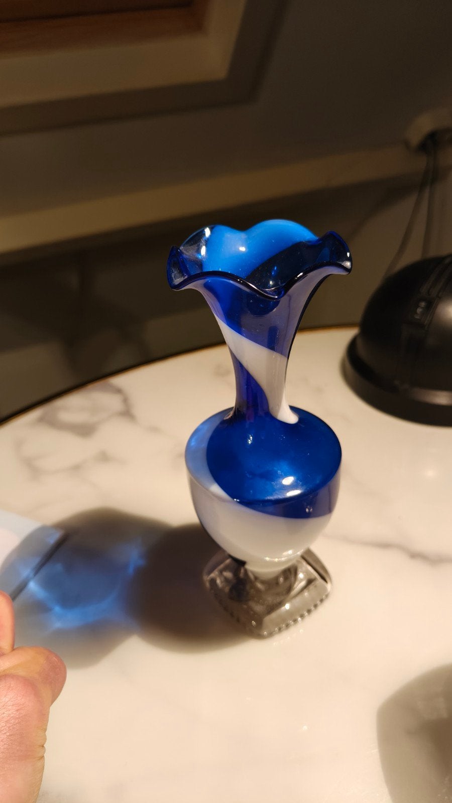 Vintage Murano-stijl art glass vaas blauw-wit swirl - handge, Ophalen of Verzenden