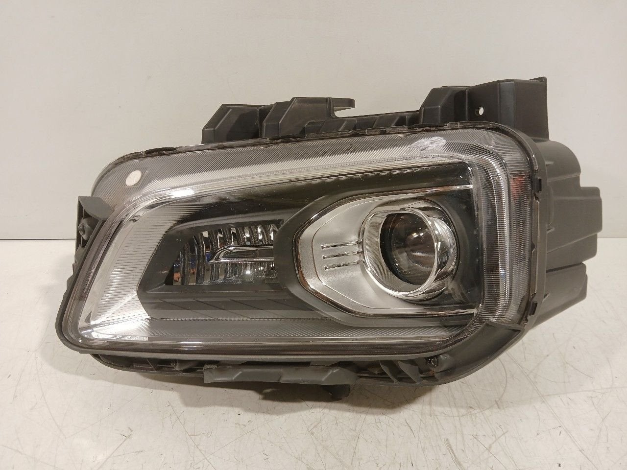 Koplamp links Hyundai Kona, Onderdelen@venauto.nl, Van der Ven Autorecycling B.V., Gebruikt, Ettenseweg 76, 4706 PB Roosendaal, The Netherlands
