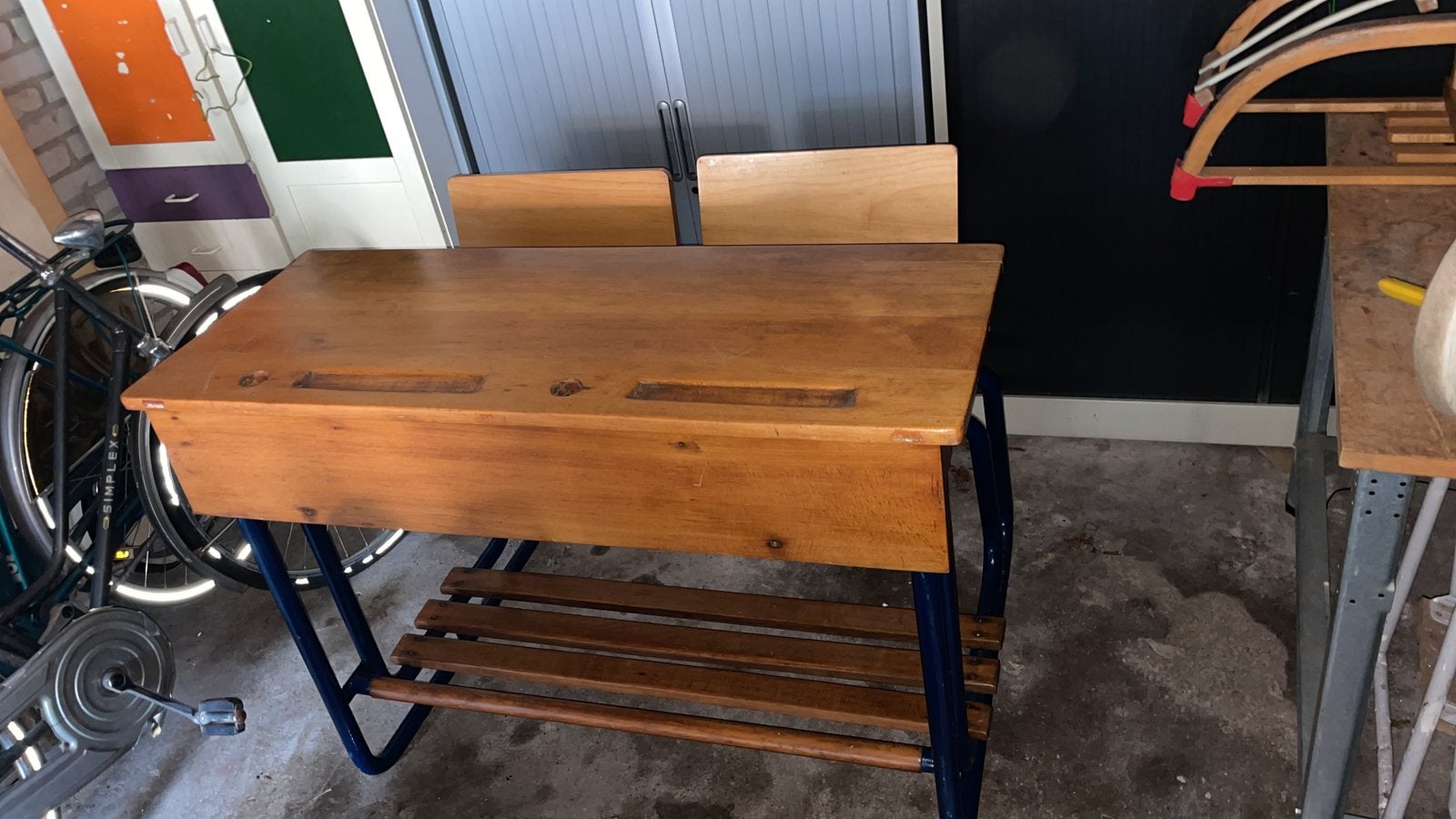 Schoolbank gerestaureerd met stalen dubbelframe, Gebruikt, 50 tot 100 cm, 100 tot 150 cm, Vintage