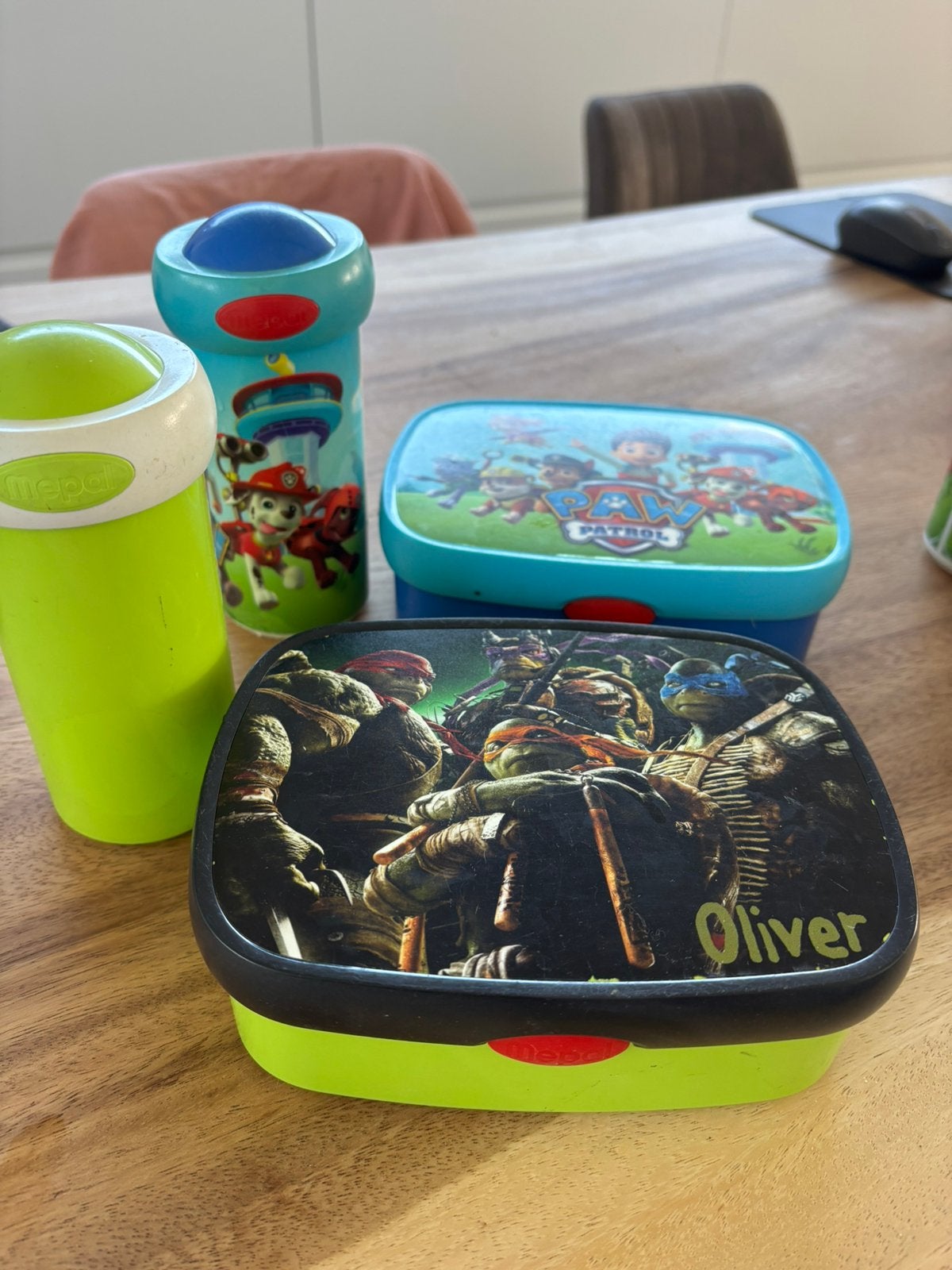2 mepal lunchtrommels en 2 mepal bekers. Paw patrol/turtles, Ophalen of Verzenden, Gebruikt