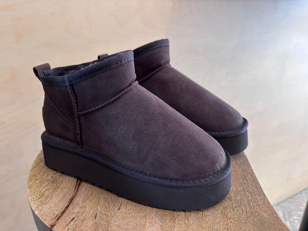 Mini classic Uggs, Bruin, Verzenden, Lage of Enkellaarzen, Nieuw