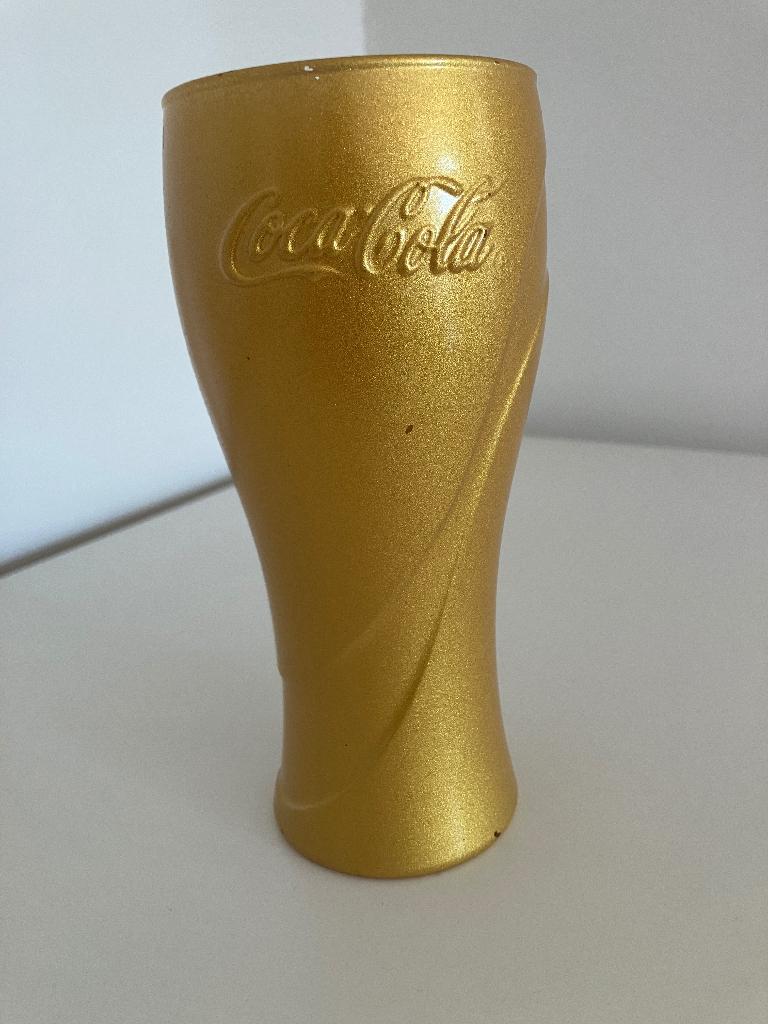 Gouden coca cola glas, Verzamelen, Ophalen of Verzenden, Gebruikt, Frisdrankglas