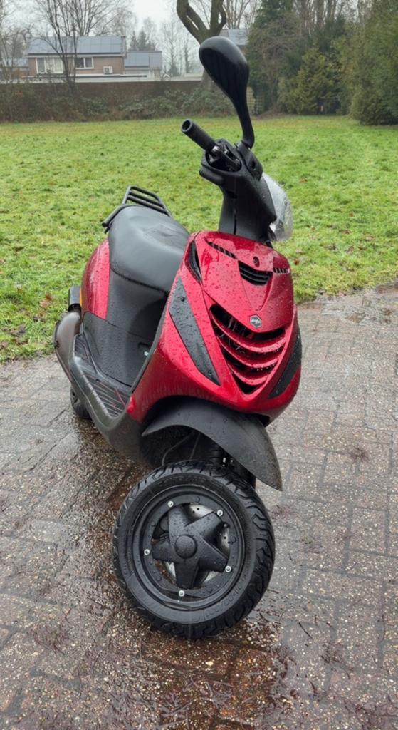 Zip 2000 50cc 2 takt, Fietsen en Brommers, Scooters | Piaggio, Zo goed als nieuw, Zip, Maximaal 45 km/u, Tweetakt, Ophalen