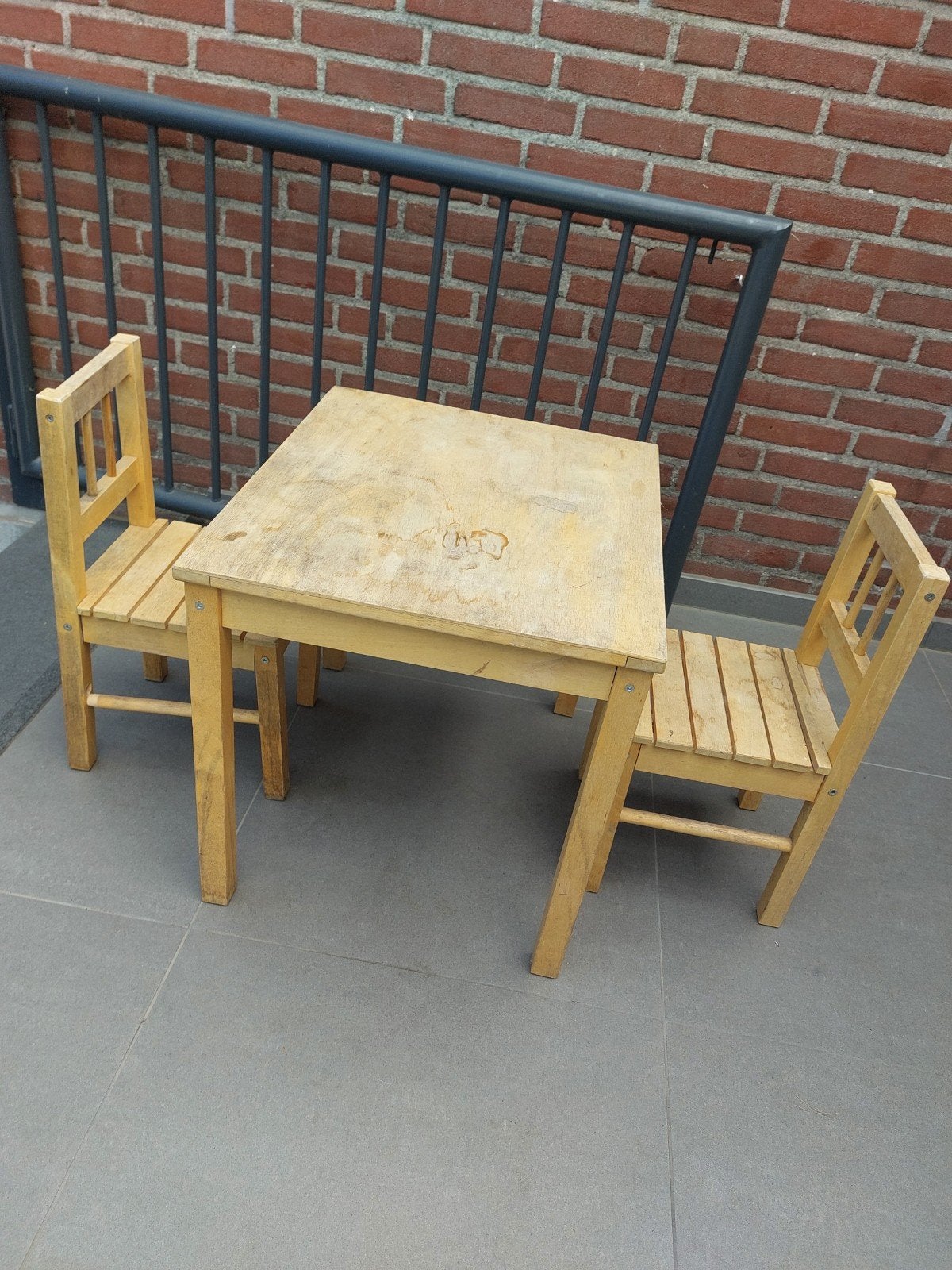 Ikea Svala kindertafel en 2 stoeltjes, Ophalen, Gebruikt, Tafel(s) en Stoel(en)