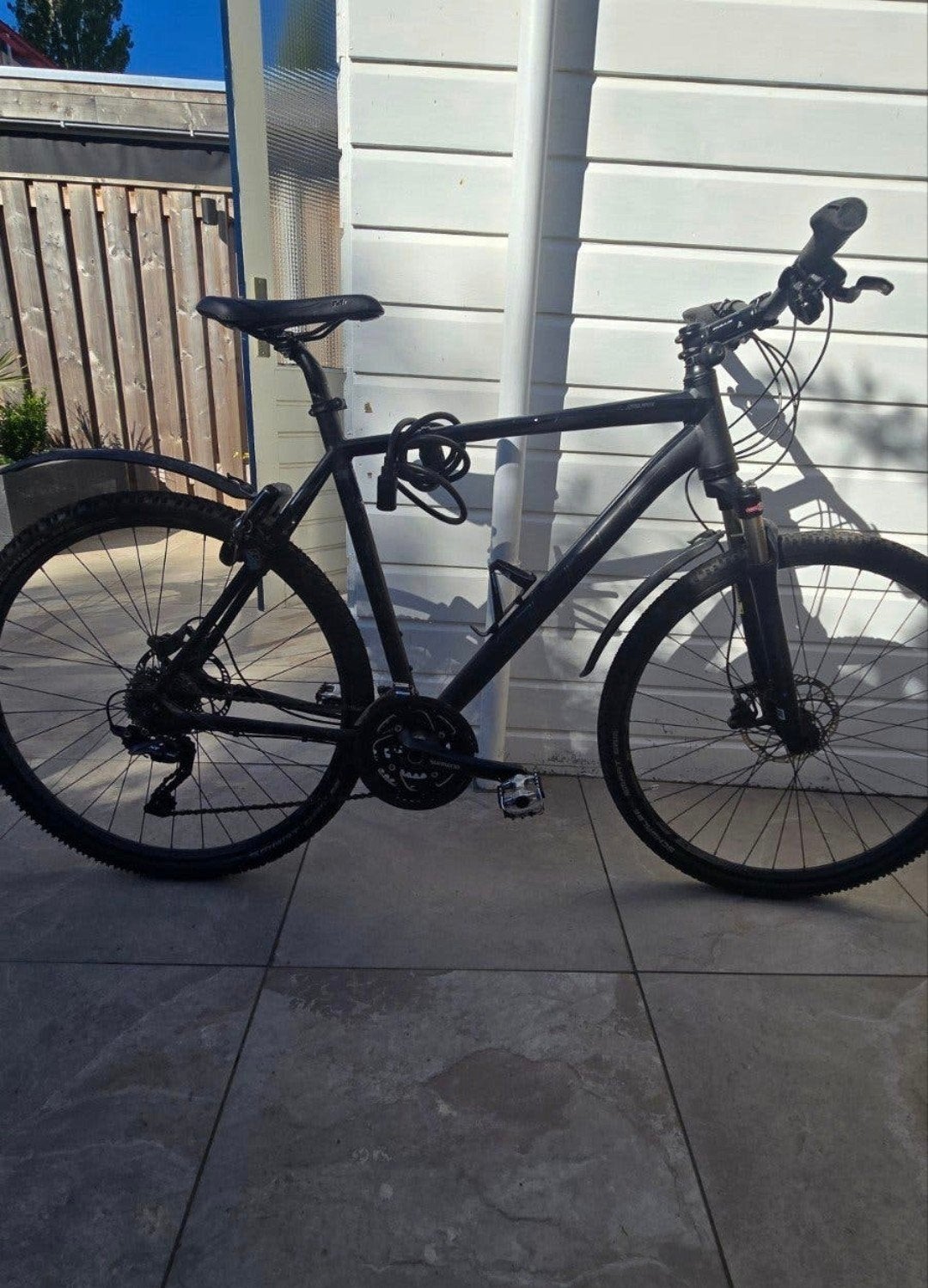 zwarte mountainbike Bulls cross mover, 28 inch, Gebruikt, Vering, Meer dan 20 versnellingen