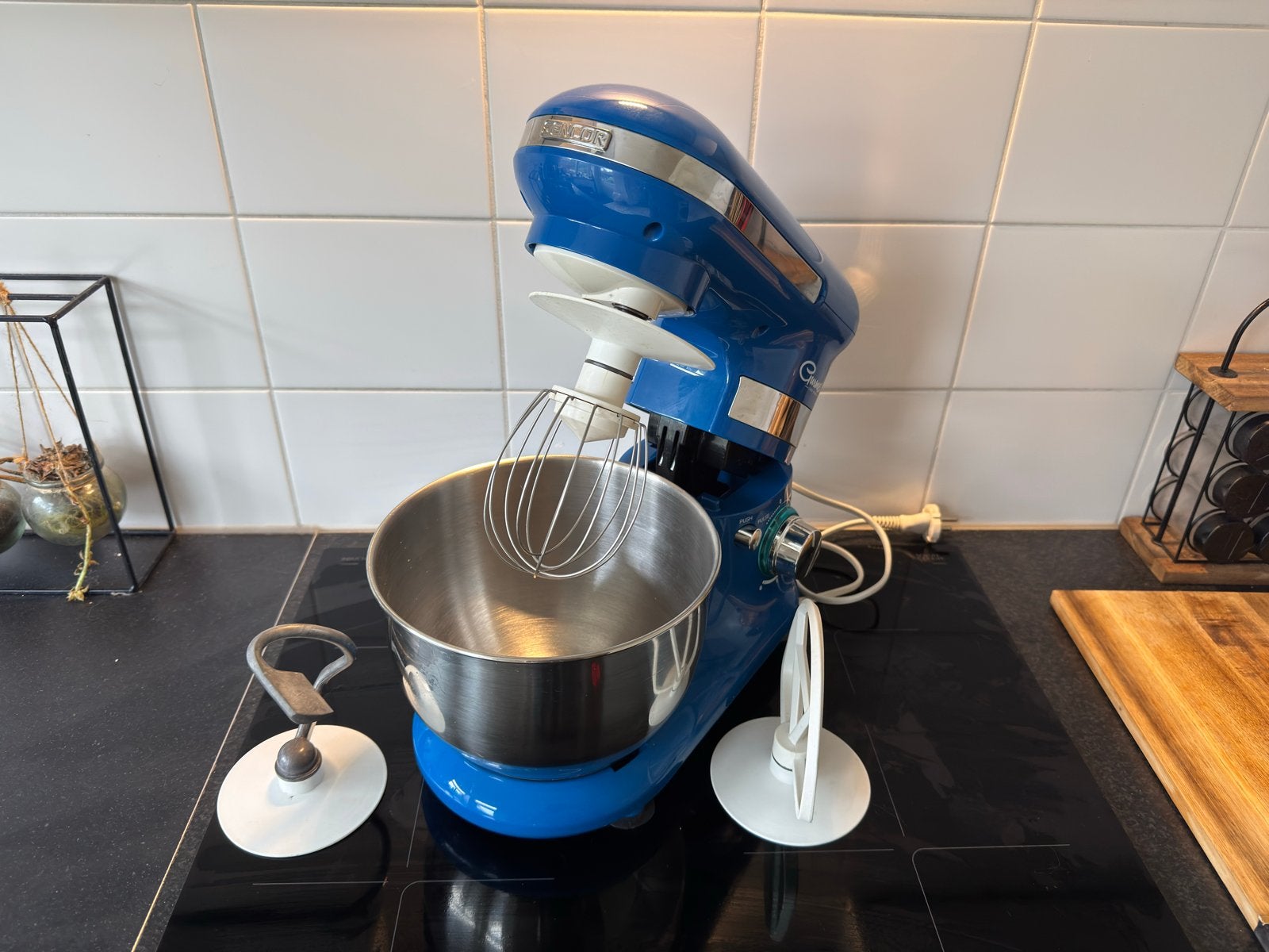 Sencor Keukenmixer - Blauw - Krachtige Kneedmachine, 3 tot 4 liter, Ophalen, Zo goed als nieuw, 3 snelheden of meer