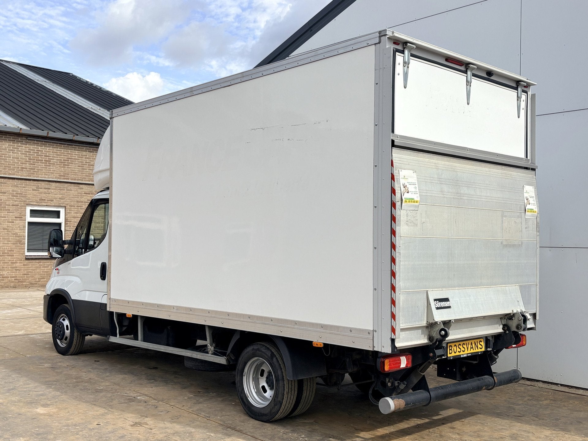 Iveco Daily 35C16 3.0 160PK Bakwagen Laadklep Zijdeur Camera, Auto's, Gebruikt, Zwart, 4 cilinders, Iveco