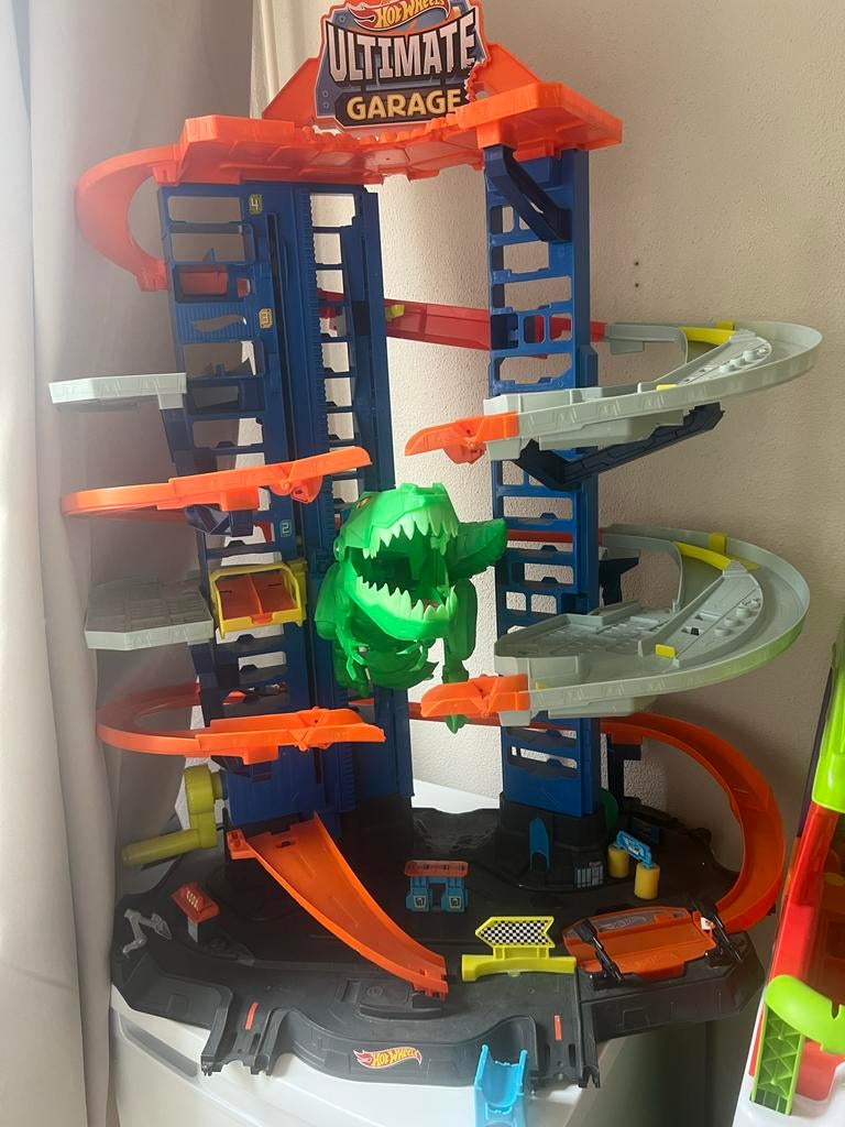 Hot Wheels Ultimate Garage met dinosaurus, Ophalen of Verzenden, Gebruikt, Jongen of Meisje