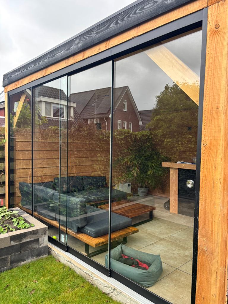 Glaszen schuifwand nieuw en ongebruikt op bok,  1 cm glas, Doe-het-zelf en Verbouw, Kozijnen en Schuifpuien, Ophalen, 225 cm of meer