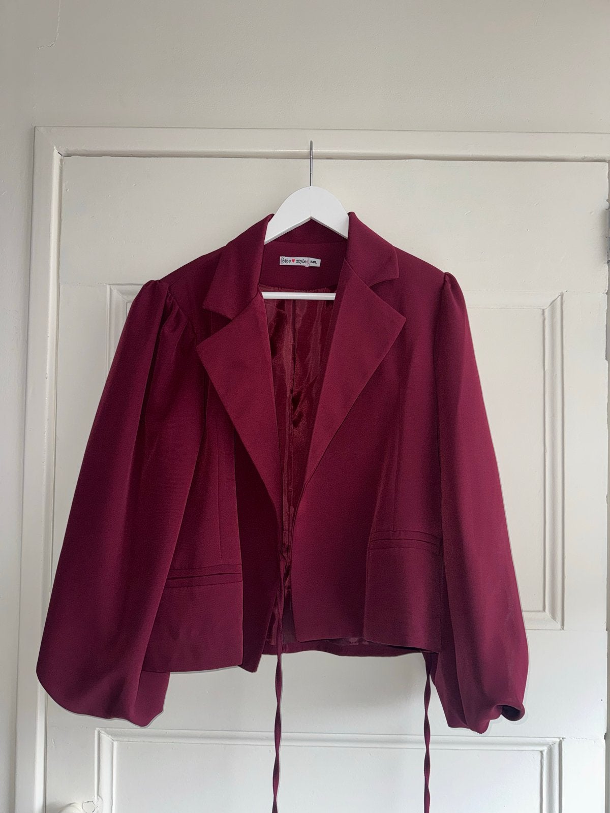 Stijlvol bordeauxrood jasje met pofmouwen - Maat M, Maat 38/40 (M), Ophalen of Verzenden, Zo goed als nieuw, Jasje
