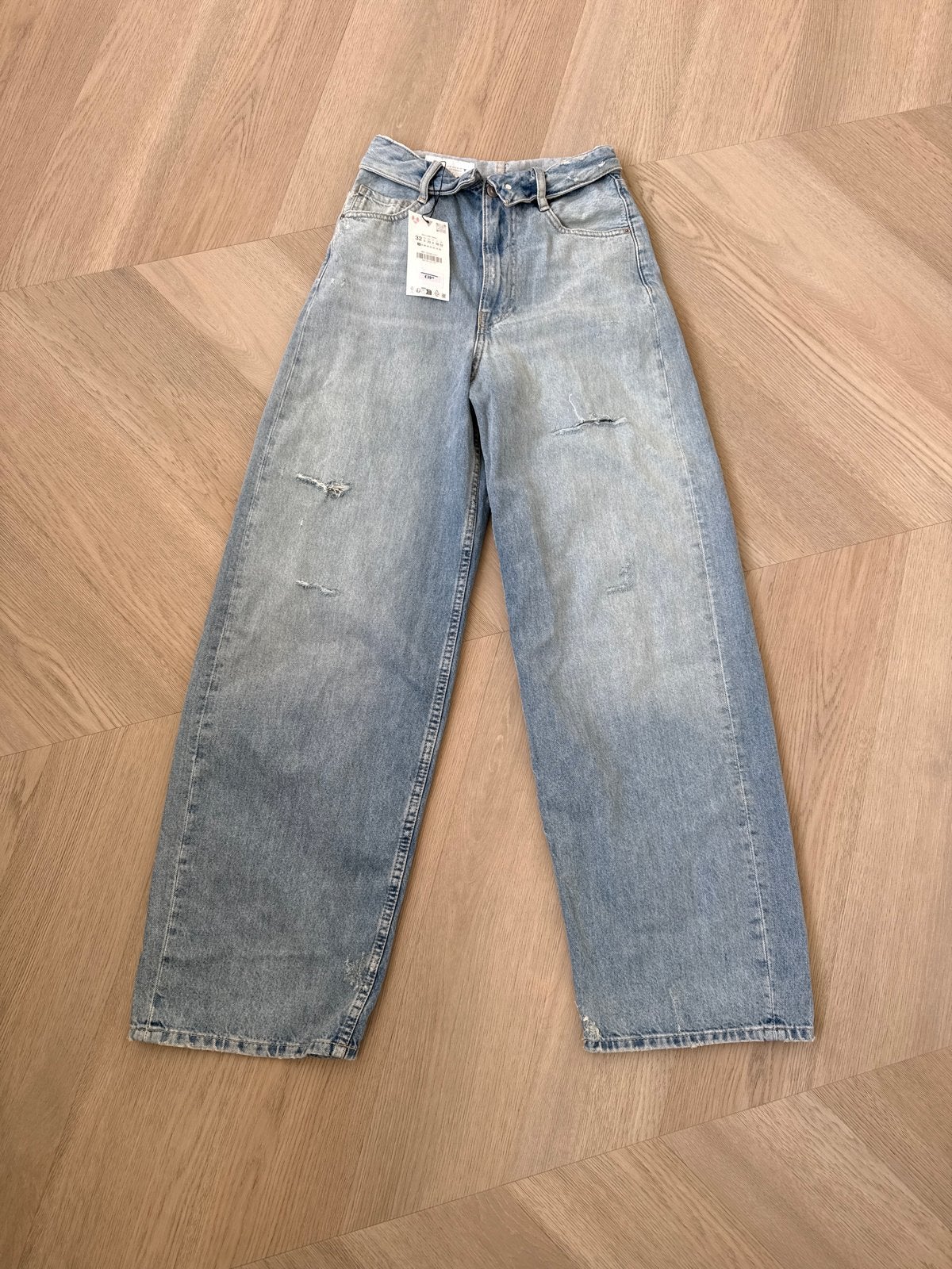 Zara Wide Leg Jeans met scheuren - Maat W32, Ophalen of Verzenden, Nieuw, Blauw, W27 (confectie 34) of kleiner