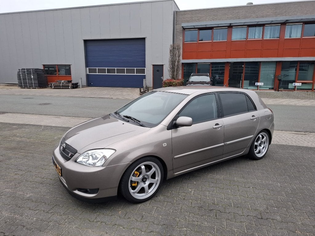 Toyota Corolla 1.8 Vvt-i 5DR T Sport 2003 Grijs, Auto's, Voorwielaandrijving, Zwart, Origineel Nederlands, 1200 kg