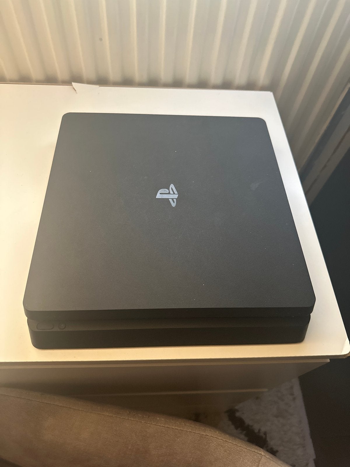 PlayStation 4 Slim met controller en 2 snoeren, Ophalen, Gebruikt, Met 1 controller, Slim