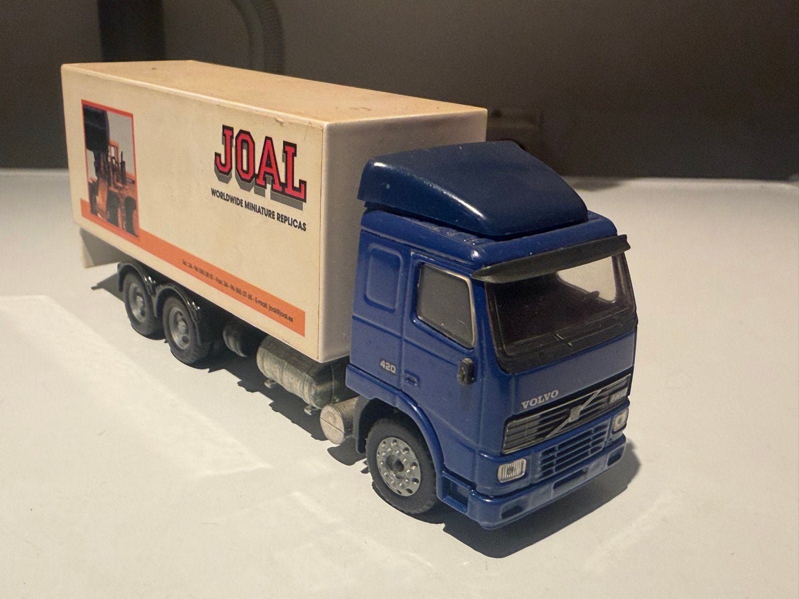 Joal Volvo 420 Vrachtwagen met Oplegger - Miniatuur, Ophalen of Verzenden, Gebruikt