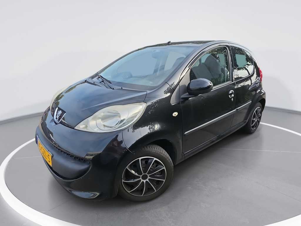 Peugeot 107 1.0-12V XS | 45-GZL-5, Voorwielaandrijving, Gebruikt, 4 stoelen, Origineel Nederlands