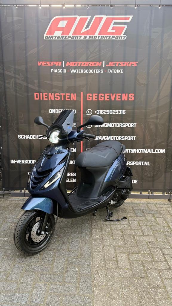 NIEUWSTAAT! Midnight blue Piaggio Zip E5 BROM GRATIS BEZORGD, Maximaal 45 km/u, Zip, Ophalen of Verzenden, Zo goed als nieuw