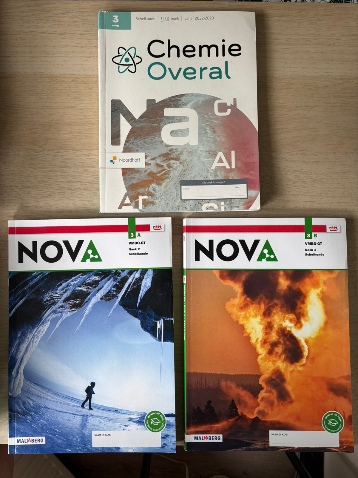 Scheikunde Leerwerkboeken 3VMBO-GT deel A en B, 3 VWO, Ophalen of Verzenden, Zo goed als nieuw, VWO, Scheikunde
