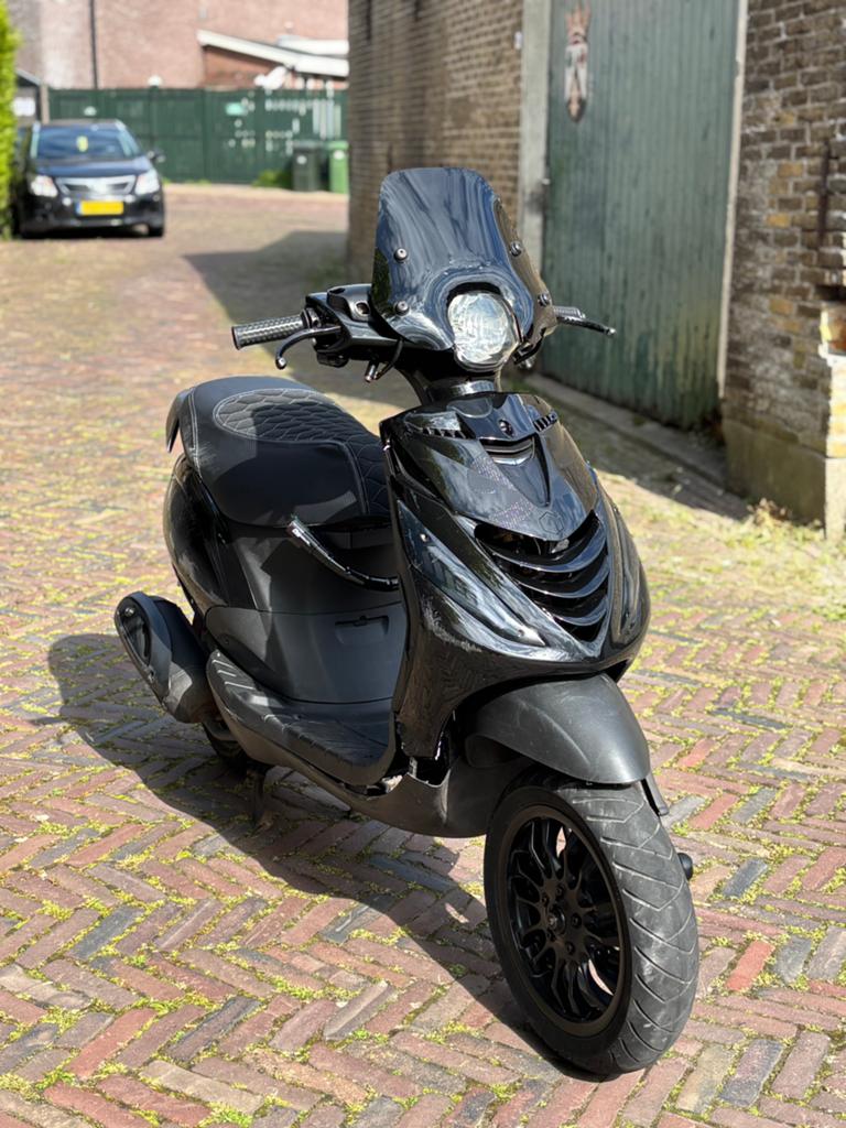 Piaggo Zip Full Option, Ophalen, Maximaal 45 km/u, Zip, Zo goed als nieuw