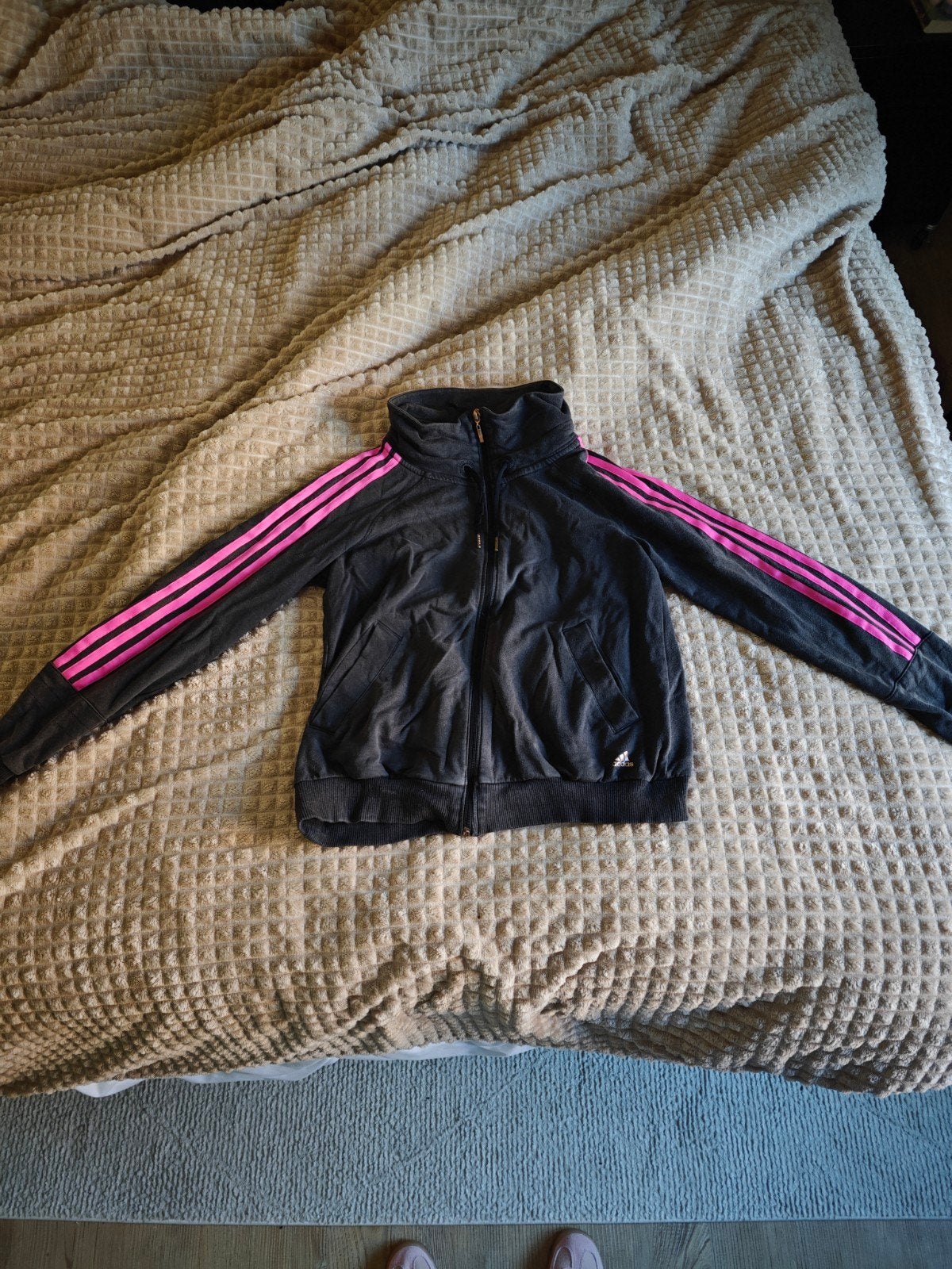 Adidas vest met roze strepen - Maat S/M, Ophalen of Verzenden