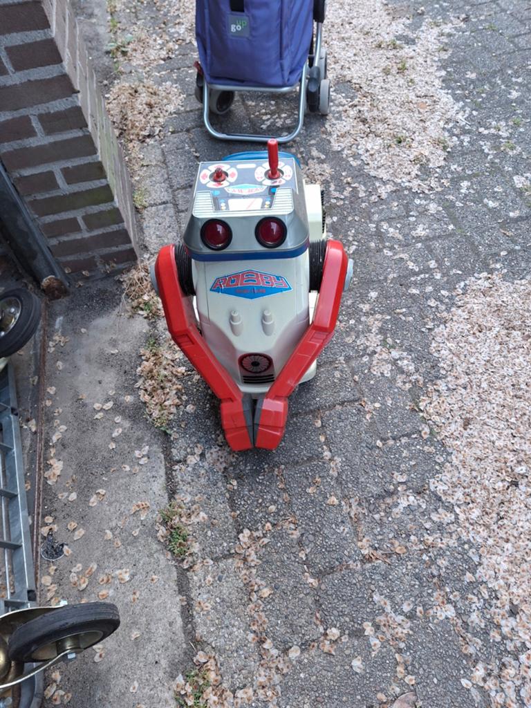 Robotauto voor kinderen, Ophalen