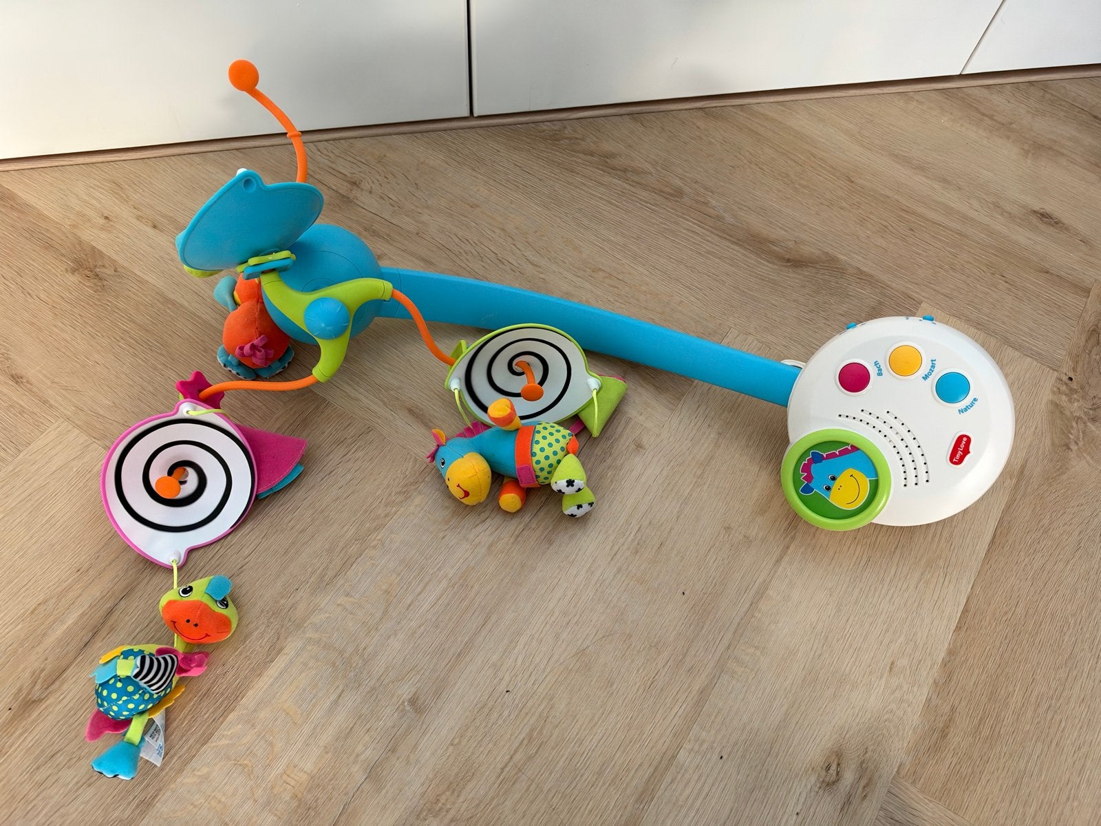 Tiny Love Mobiel met geluid en diverse speeltjes, Ophalen, Gebruikt, Mobiel, Met geluid