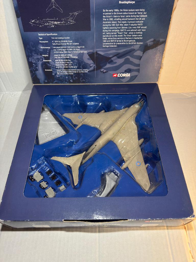 Corgi 1:144 Victor K.2 Diecast RAF Teasin Tina AA48701, Verzamelen, Ophalen of Verzenden, Zo goed als nieuw, Schaalmodel