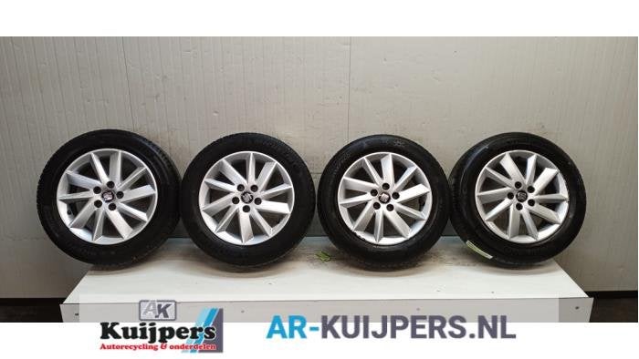 Sportvelgenset + banden van een Seat Ibiza, Gebruikt, -, -, -