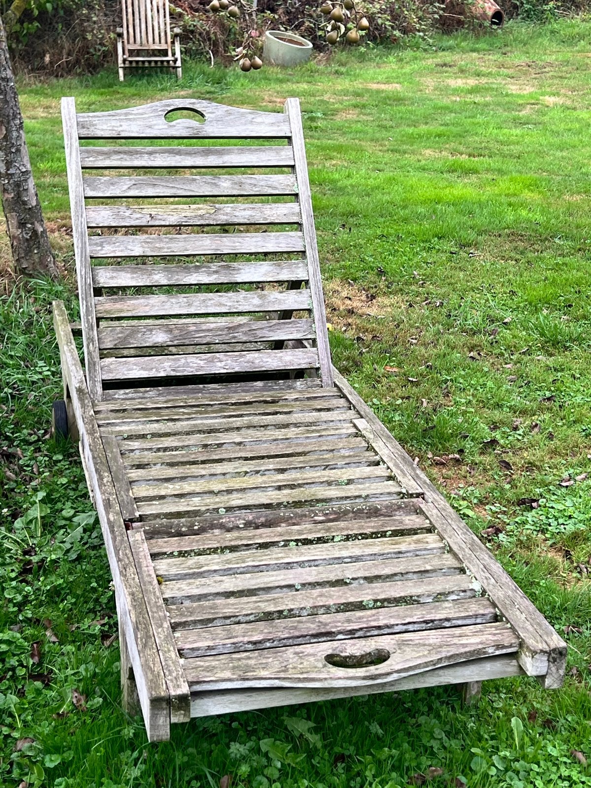 Twee houten ligbedden op wieltjes met nieuwe kussens, Tuin en Terras, Ligbedden, Ophalen, Gebruikt, Hout, Verrijdbaar