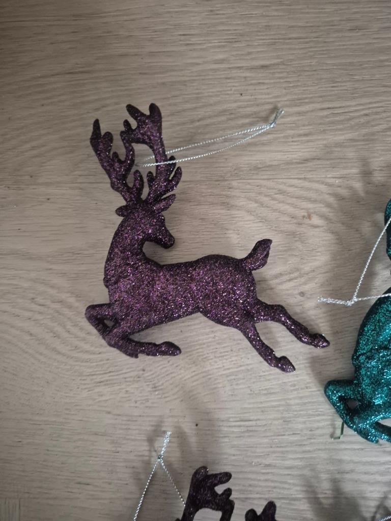 Set van 4 herten hangers, twee groen en twee paars, Ophalen of Verzenden, Zo goed als nieuw, Groen, Wandhanger
