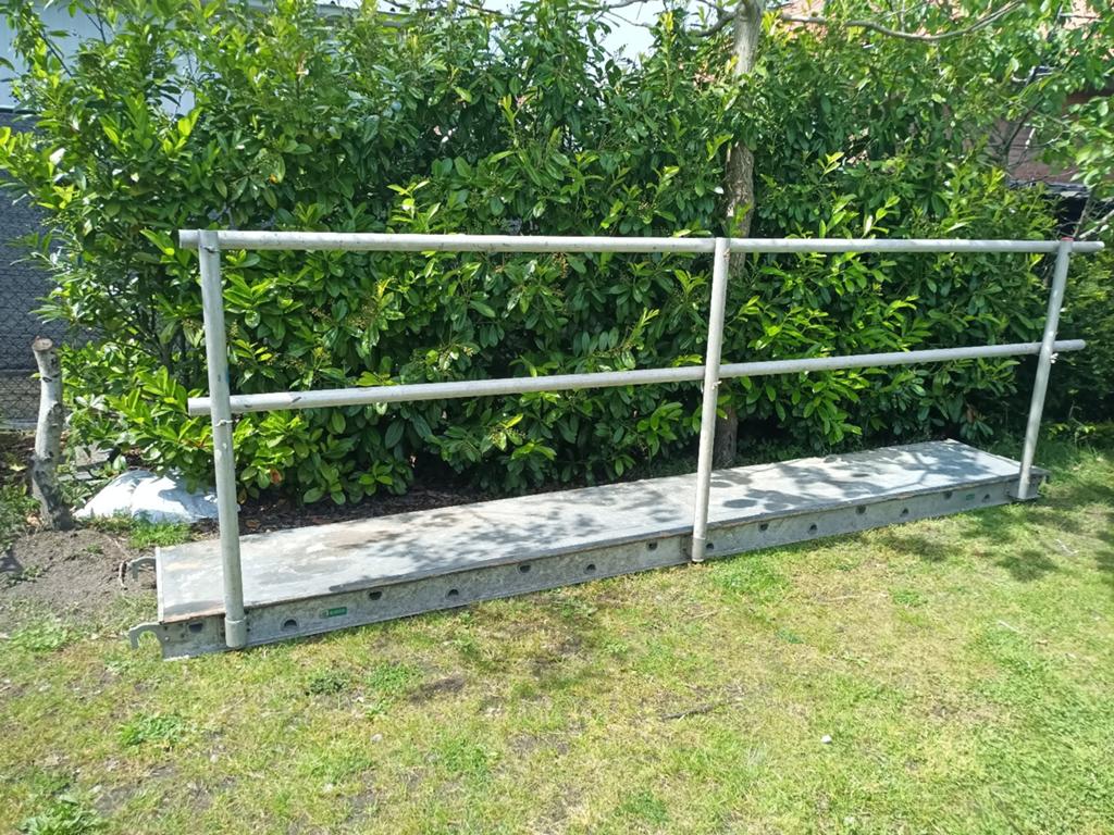 Loopbrug 4 meter met leuning, Ophalen, Gebruikt, Overige typen, 2 tot 5 meter