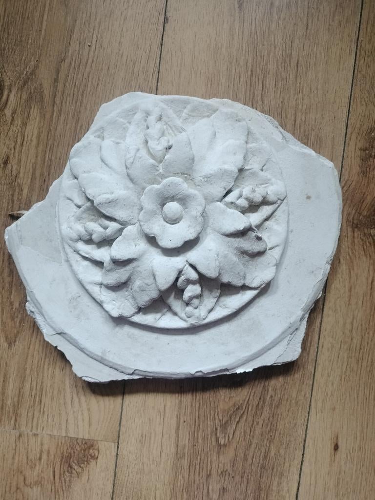 Ornamenten van een oud plafond uit een oud huis, Ophalen of Verzenden