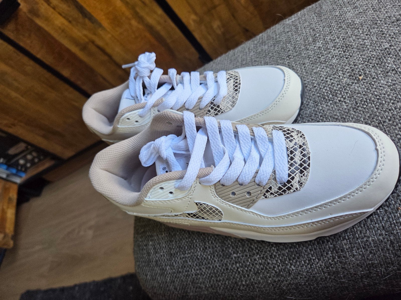 Nike Air Max sneakers - maat 39 - look a like of echt???, Beige, Ophalen of Verzenden, Nike air max, Sneakers of Gympen