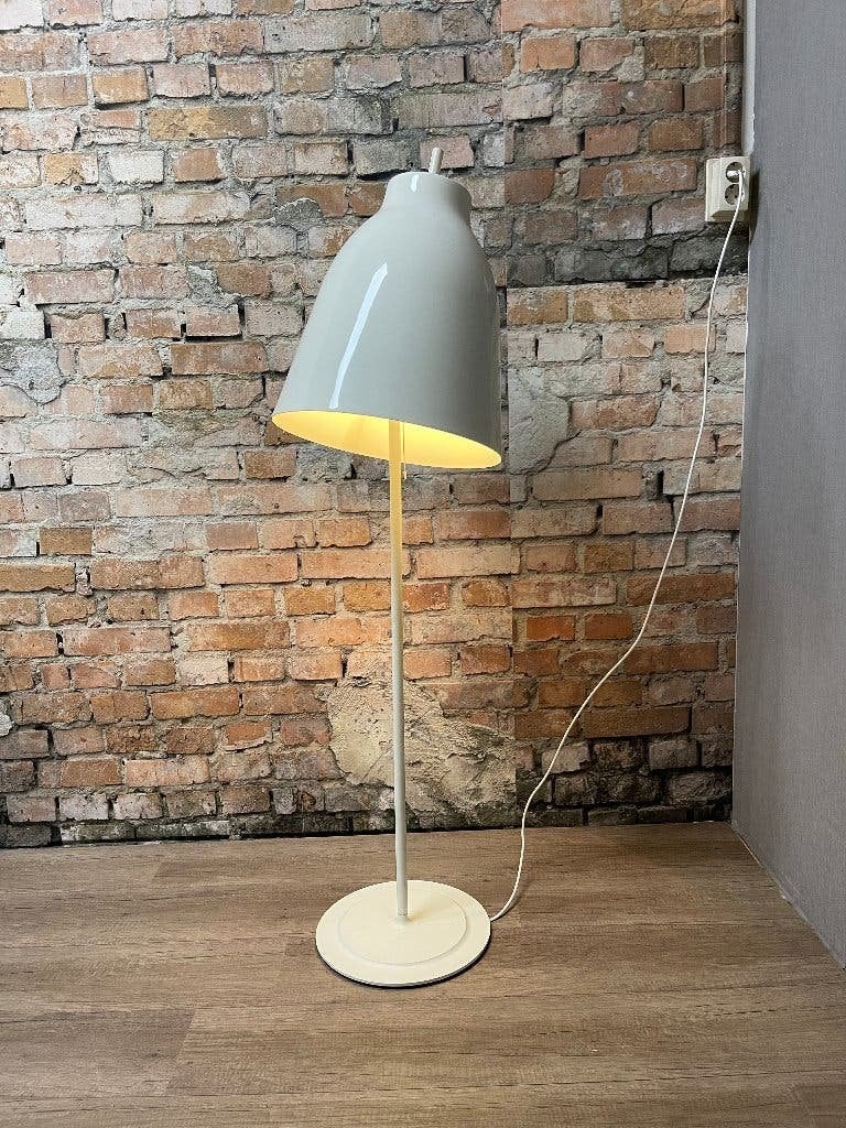 Fritz Hansen Caravaggio Vloerlamp – Wit | Cecilie Manz, Ophalen, 100 tot 150 cm, Design, E27 (groot)