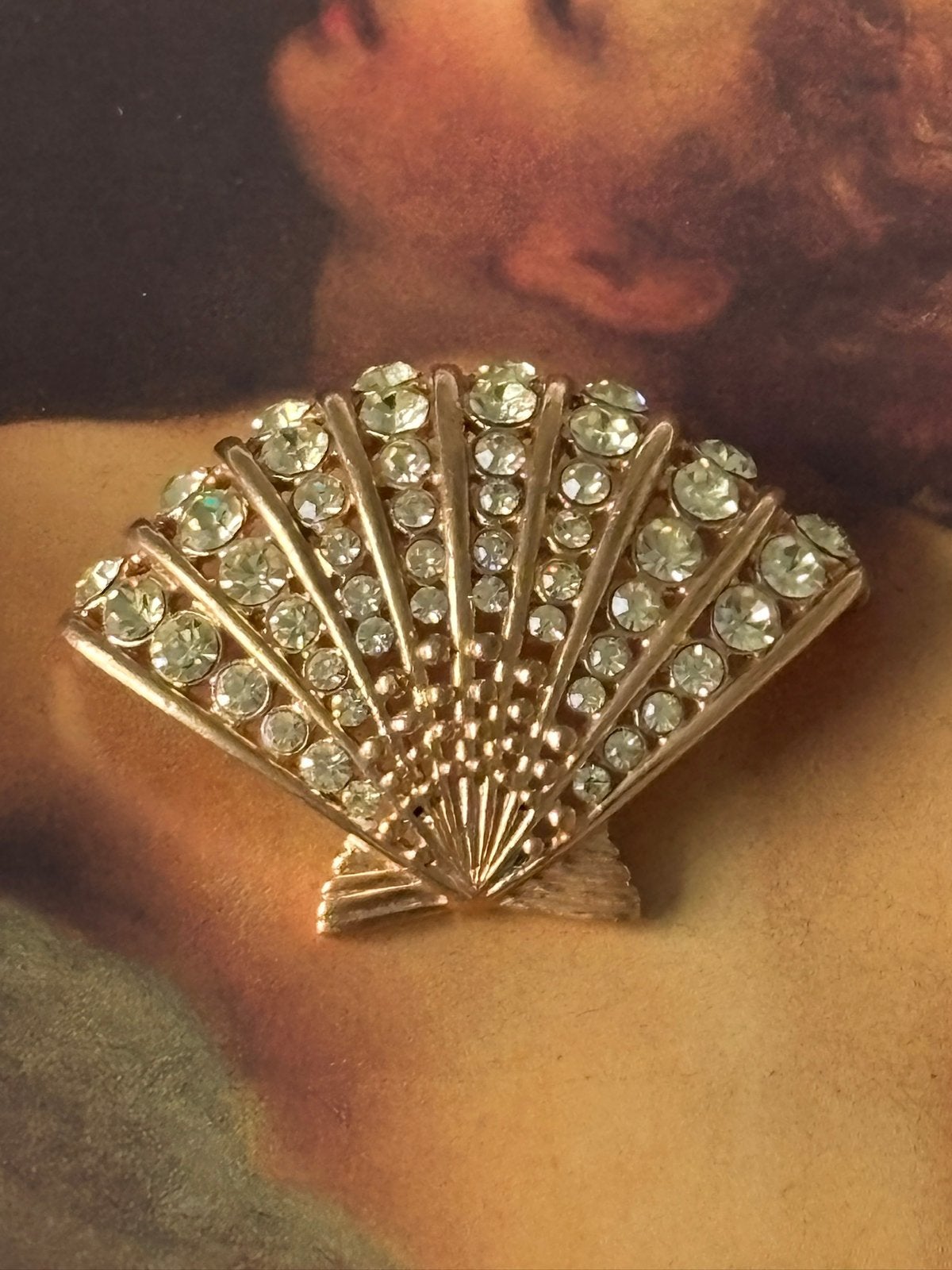 Valentino Shell Brooch, Ophalen of Verzenden, Zo goed als nieuw
