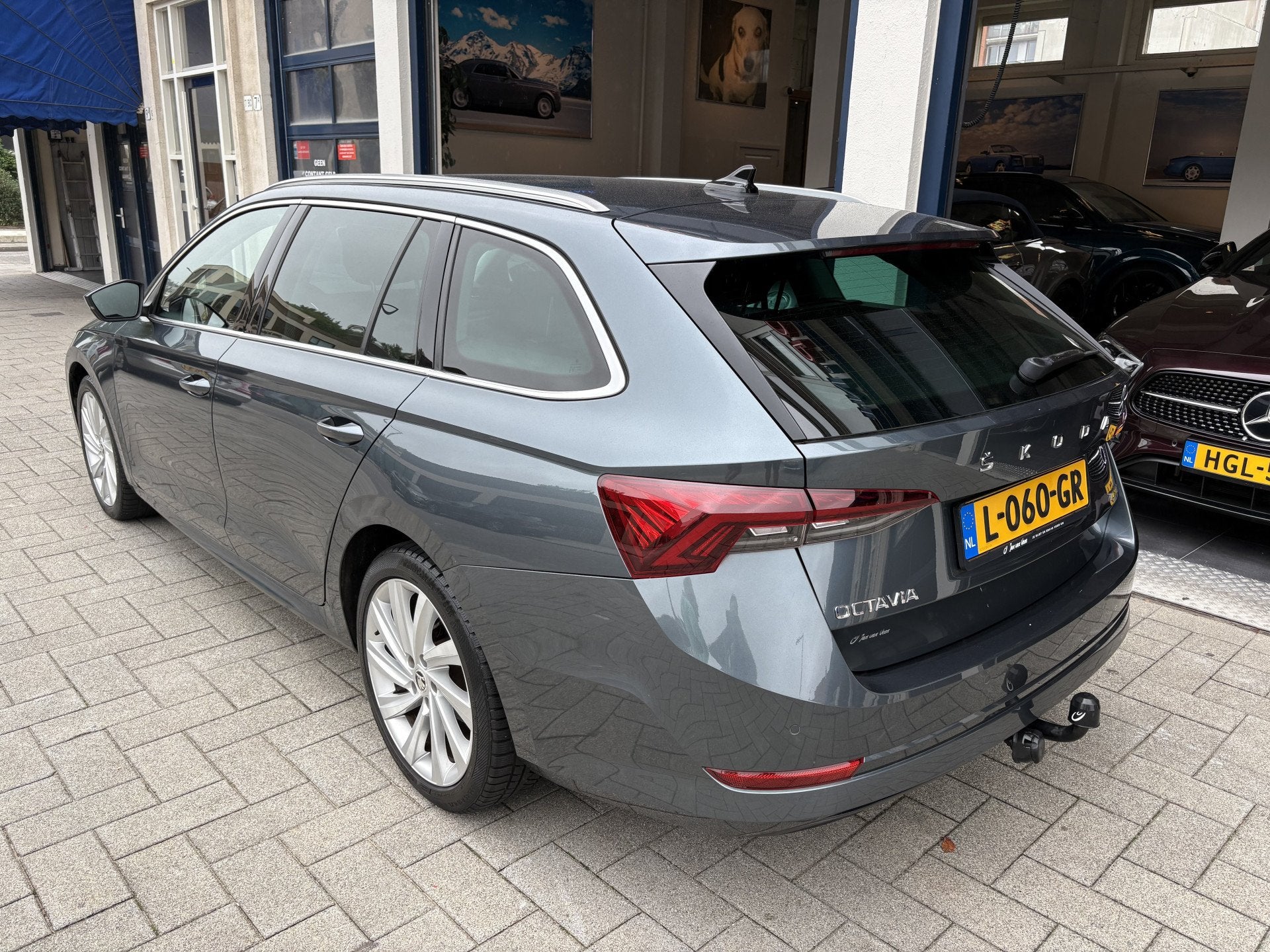 Skoda Octavia Combi 1.0 e-TSI Business Edition FULL OPTIONS/, Parkeersensor, Gebruikt, Euro 6, 23 km/l